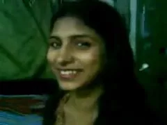 दोस्त शॉवर में हिंदी मूवी फुल सेक्सी मूवी सारा पर जासूसी करता है