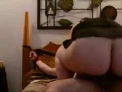 एक गोरा दोस्त हमेशा अपने प्रेमी की पैंट से एक उभड़ा हुआ सूंड पाने के लिए खुश होता है और अपने निपुण हिंदी वीडियो फुल मूवी सेक्सी अनुभवी हाथों से उस पर थोड़ा सा जादू करता है