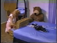 कुतिया स्नान करने के लिए गई और पानी के गर्म जेट से इतनी उत्साहित थी कि उसने थोड़ा हस्तमैथुन हिंदी वीडियो सेक्सी फुल मूवी करने का फैसला किया