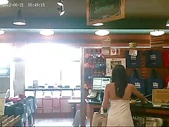 एक युवा फूहड़ को अच्छी तरह हिंदी में सेक्सी फुल मूवी से एक जीभ के साथ एक सबक सिखाया गया था