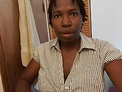 उसने अपनी गीली पैंटी उतार दी और हिंदी फुल सेक्सी मूवी सोफे पर बैठ गई