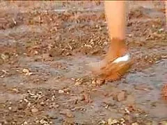 एक परिपक्व दोस्त बच्चे के साथ खेलता है, उसकी चूत को चाटता है, फुल मूवी सेक्सी पिक्चर और उसके गुदा को चोदता है